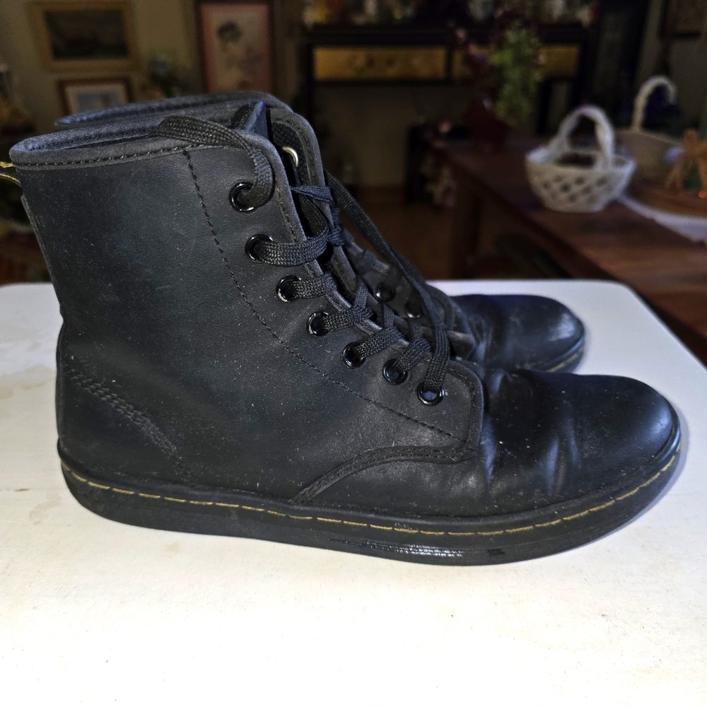 Dr Doc Martens Shoreditch Combat lace Up Boot Womens Size 7 Quality